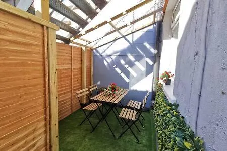 Central Apartment Private Patio Reliable Fast Wifi Dublin Ireland