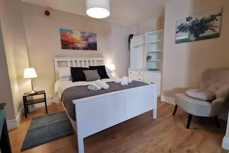 Central Apartment Private Patio Reliable Fast Wifi Dublin Ireland